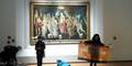 Klima-Kleber attackieren Botticellis "Frühling" in den Uffizien