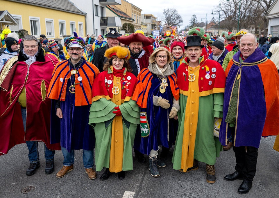 Mö-Mö! So bunt war der Mödlinger Faschingsumzug