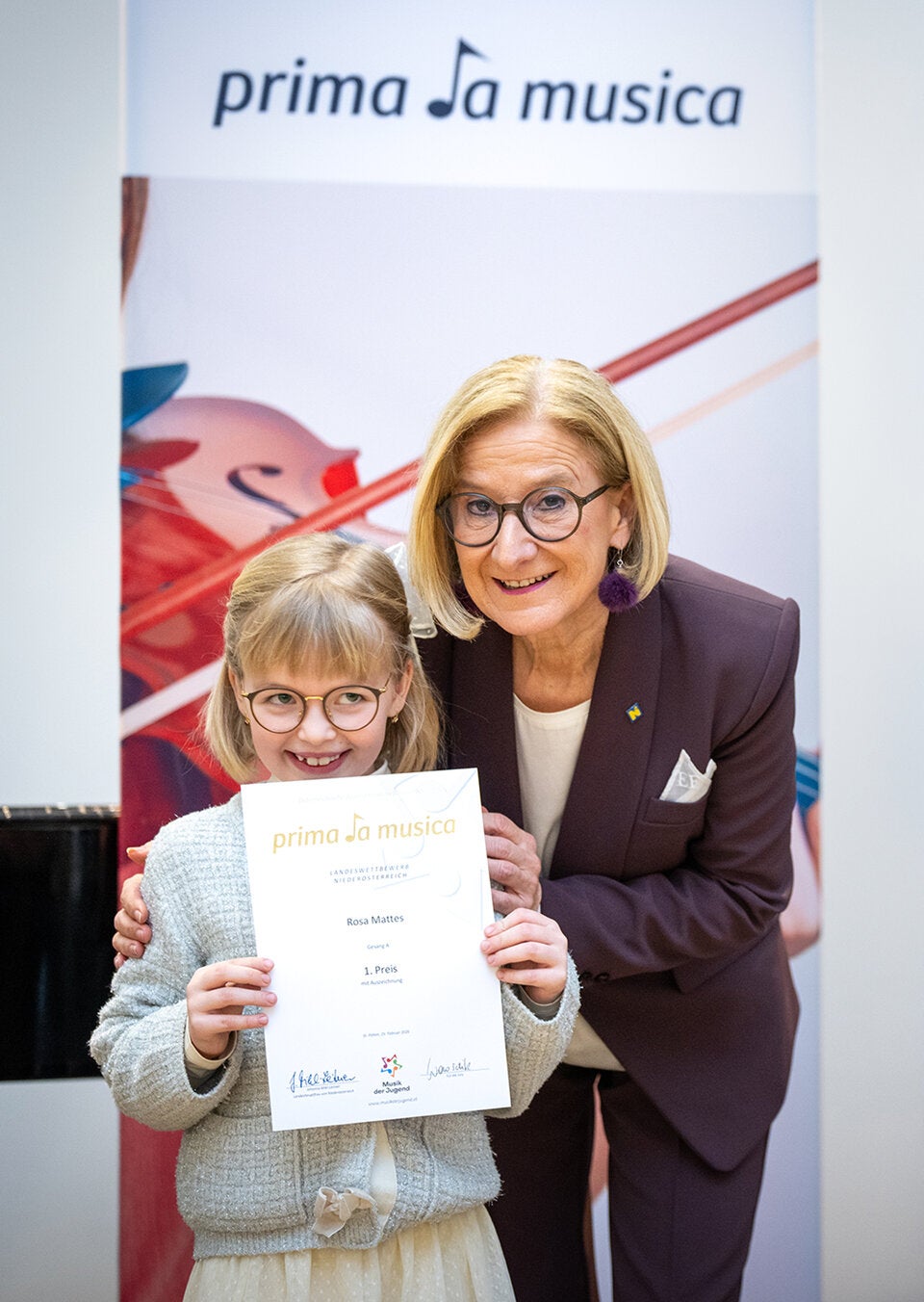 LH Mikl-Leitner freut sich mit jungen Musikern: 