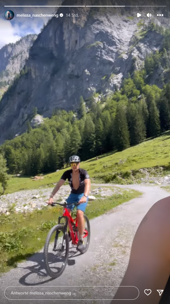 Gabalier und Naschenweng beim Radeln