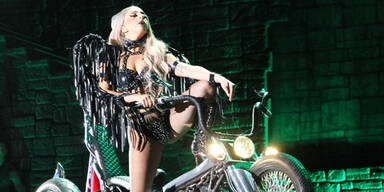 Lady Gaga rockt mit Gehirnerschütterung