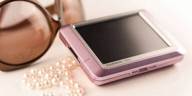 Navigerät im Lifestyle-Mantel