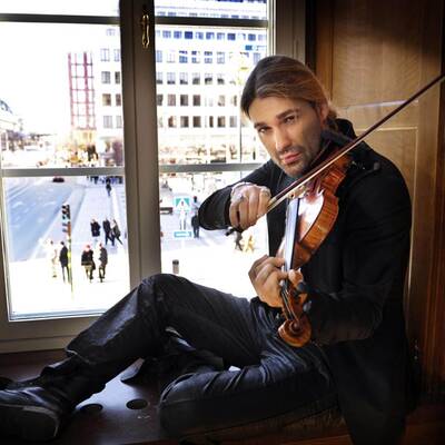 Rihanna - Queen of Downloads