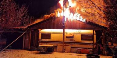 Gartenh&uuml;tte brannte aus