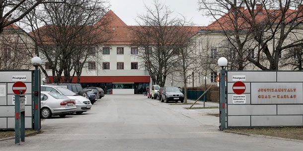 Häftling (43) bei Brand in seiner Zelle gestorben