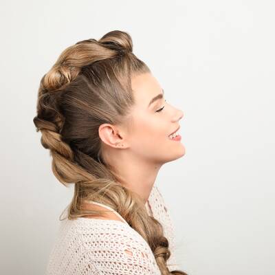 Dirndl-Frisuren Step by Step