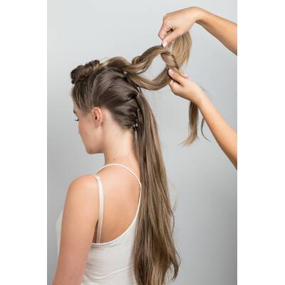 Dirndl-Frisuren Step by Step