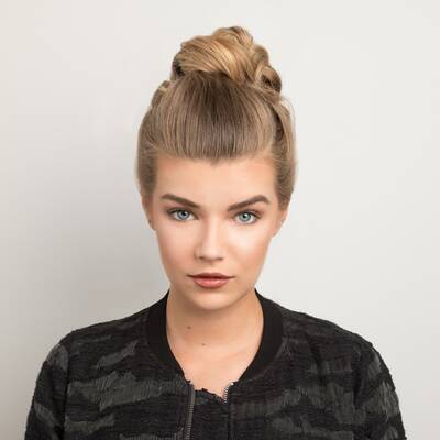 Dirndl-Frisuren Step by Step