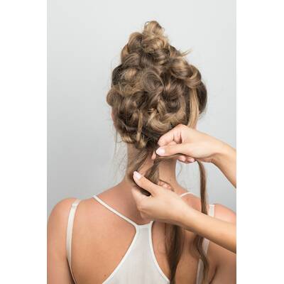 Dirndl-Frisuren Step by Step