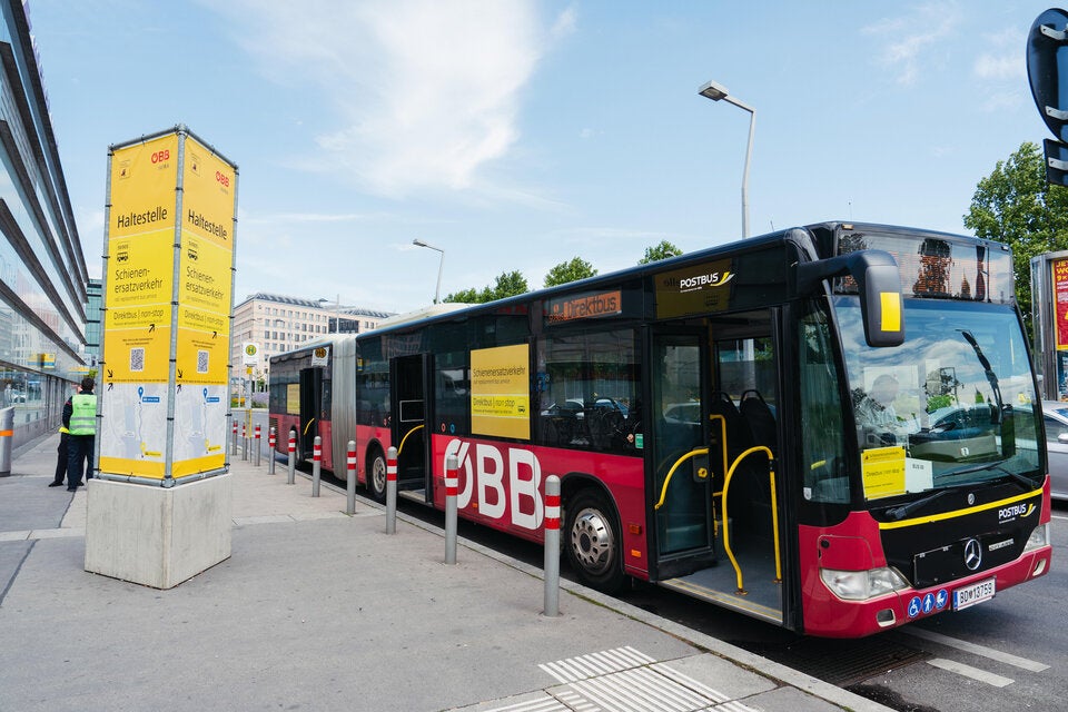Kein klassischer Schienenersatzverkehr mit Bussen zwischen Hauptbahnhof und Praterstern .