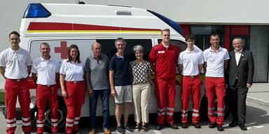 Georg Gruber bedankt sich bei Helfern