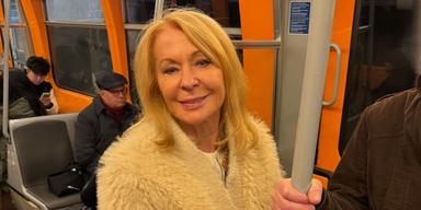 Gerda Rogers fährt erstmals U-Bahn