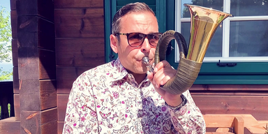 Gerald Grosz mit Jagdhorn