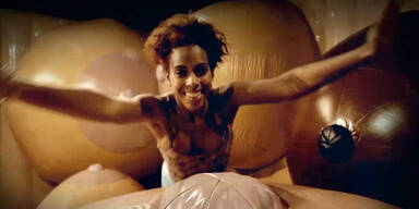 New Yorks erste Busen-Hüpfburg!