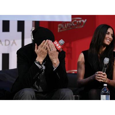 Demi Moore & Ashton Kutcher turteln in Linz