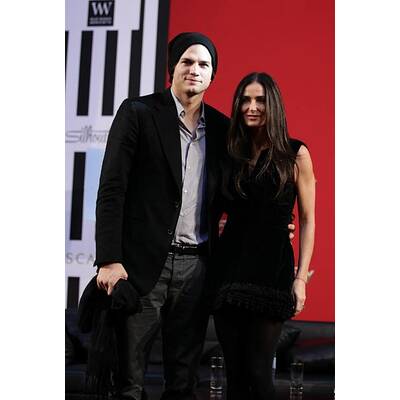 Demi Moore & Ashton Kutcher turteln in Linz