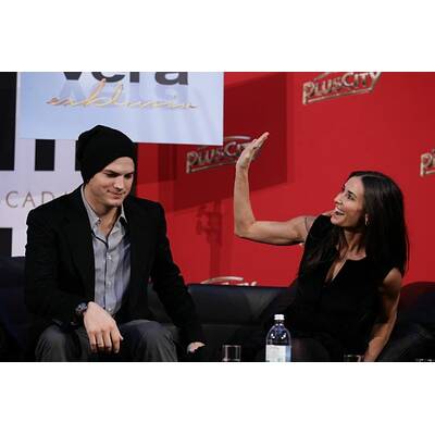 Demi Moore & Ashton Kutcher turteln in Linz