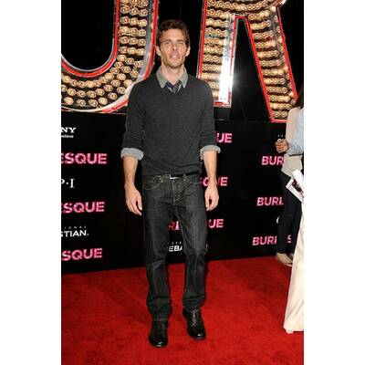 Dicke Freundinnen: Cher & Christina Aguilera bei Burlesque-Premiere