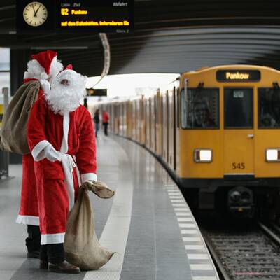 Weihnachtsmänner aus aller Welt