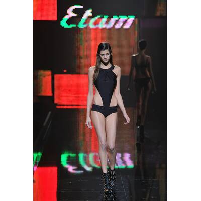 Etam Fashion Show F/S 2011