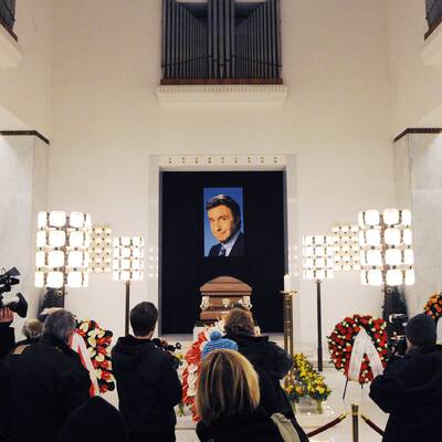 Die Aufbahrungshalle 2