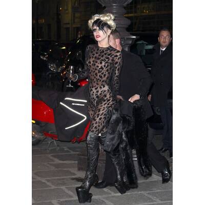Lady Gaga läuft für Thierry Mugler