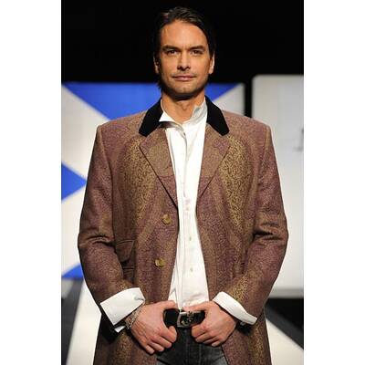 Kilt-Modeschau: Mr. Big zeigt, was Mann drunter trägt