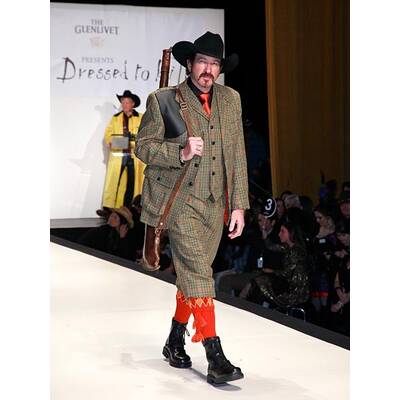 Kilt-Modeschau: Mr. Big zeigt, was Mann drunter trägt