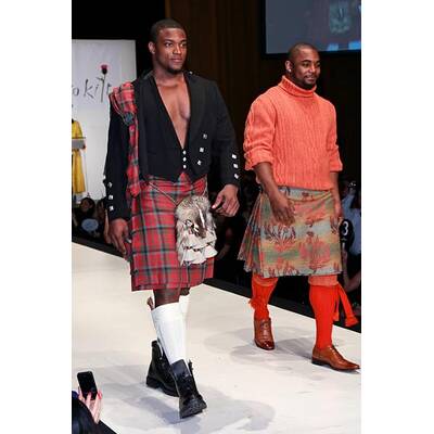 Kilt-Modeschau: Mr. Big zeigt, was Mann drunter trägt