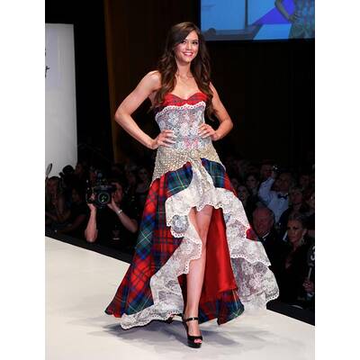 Kilt-Modeschau: Mr. Big zeigt, was Mann drunter trägt