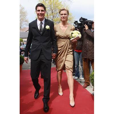 Maria Riesch in Gold: Standesamtliche Trauung in Garmisch