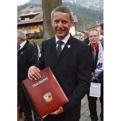 Maria Riesch in Gold: Standesamtliche Trauung in Garmisch