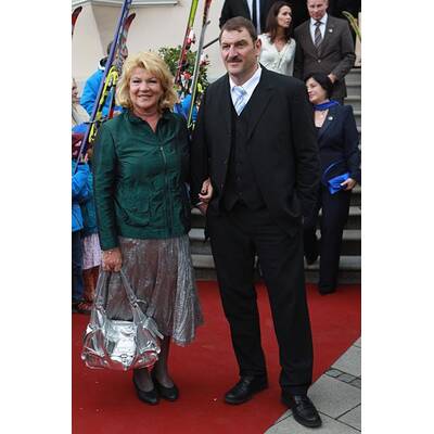 Maria Riesch in Gold: Standesamtliche Trauung in Garmisch