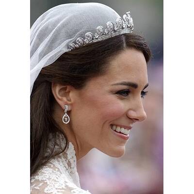 Herzogin von Cambridge: Kate in Traumkleid vor Traualtar