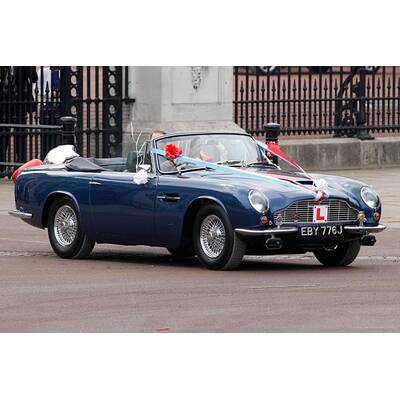 William und Kate: Abfahrt im Cabrio