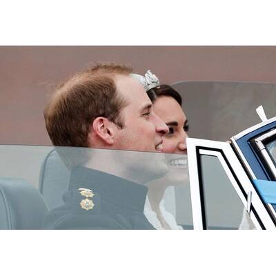 William und Kate: Abfahrt im Cabrio