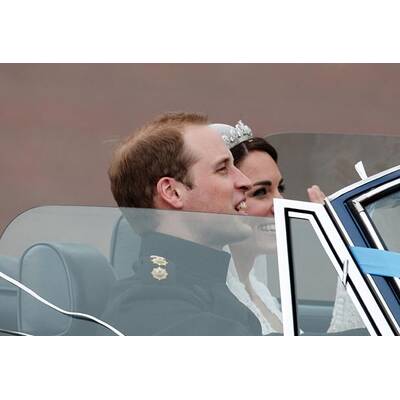 William und Kate: Abfahrt im Cabrio