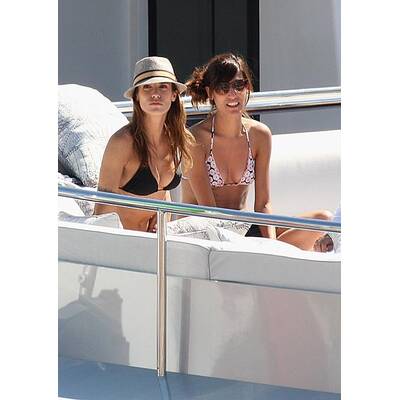 Elisabetta Canalis: Bikini-Beauty in Cannes