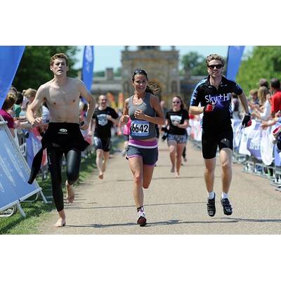 Pippa Middleton kämpft sich durch Triathlon