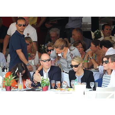 Fürst Albert & Charlene feuern Charlotte an