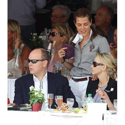 Fürst Albert & Charlene feuern Charlotte an