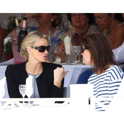 Fürst Albert & Charlene feuern Charlotte an