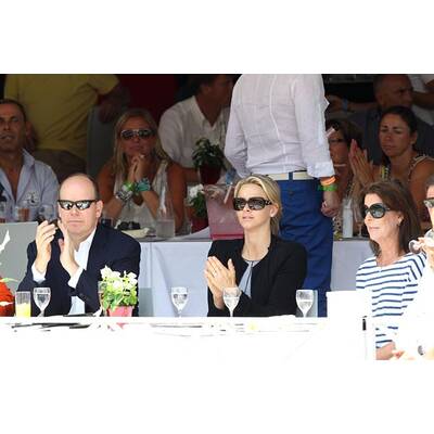 Fürst Albert & Charlene feuern Charlotte an