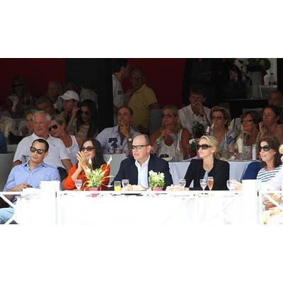 Fürst Albert & Charlene feuern Charlotte an