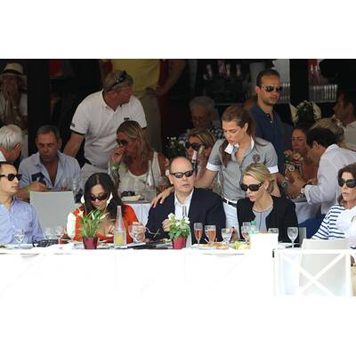 Fürst Albert & Charlene feuern Charlotte an