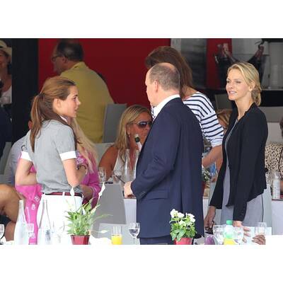 Fürst Albert & Charlene feuern Charlotte an