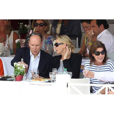 Fürst Albert & Charlene feuern Charlotte an