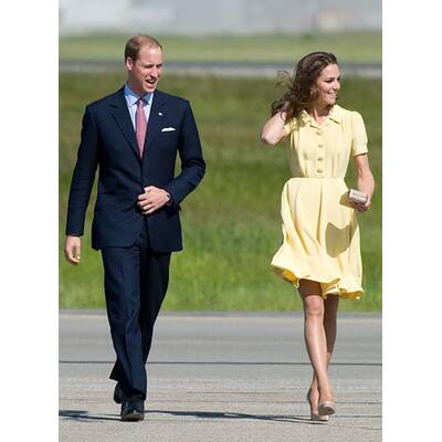 Herzogin Kate am windigen Flughafen