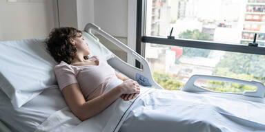 Frau erh&auml;lt Schock-Diagnose &ndash; ihr Mann verl&auml;sst sie einfach