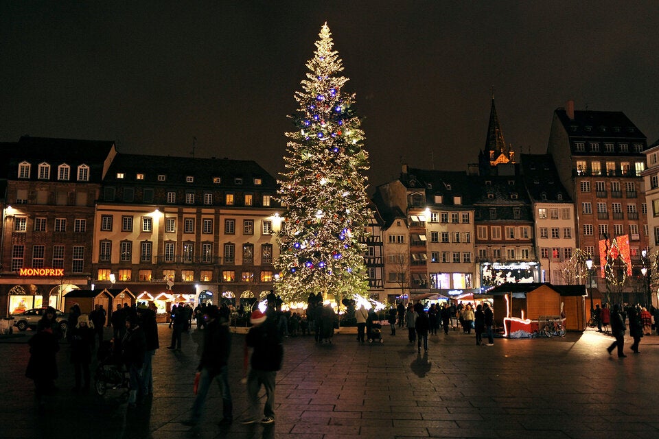 Der größte Weihnachtsbaum der Welt steht in unserem Nachbarland